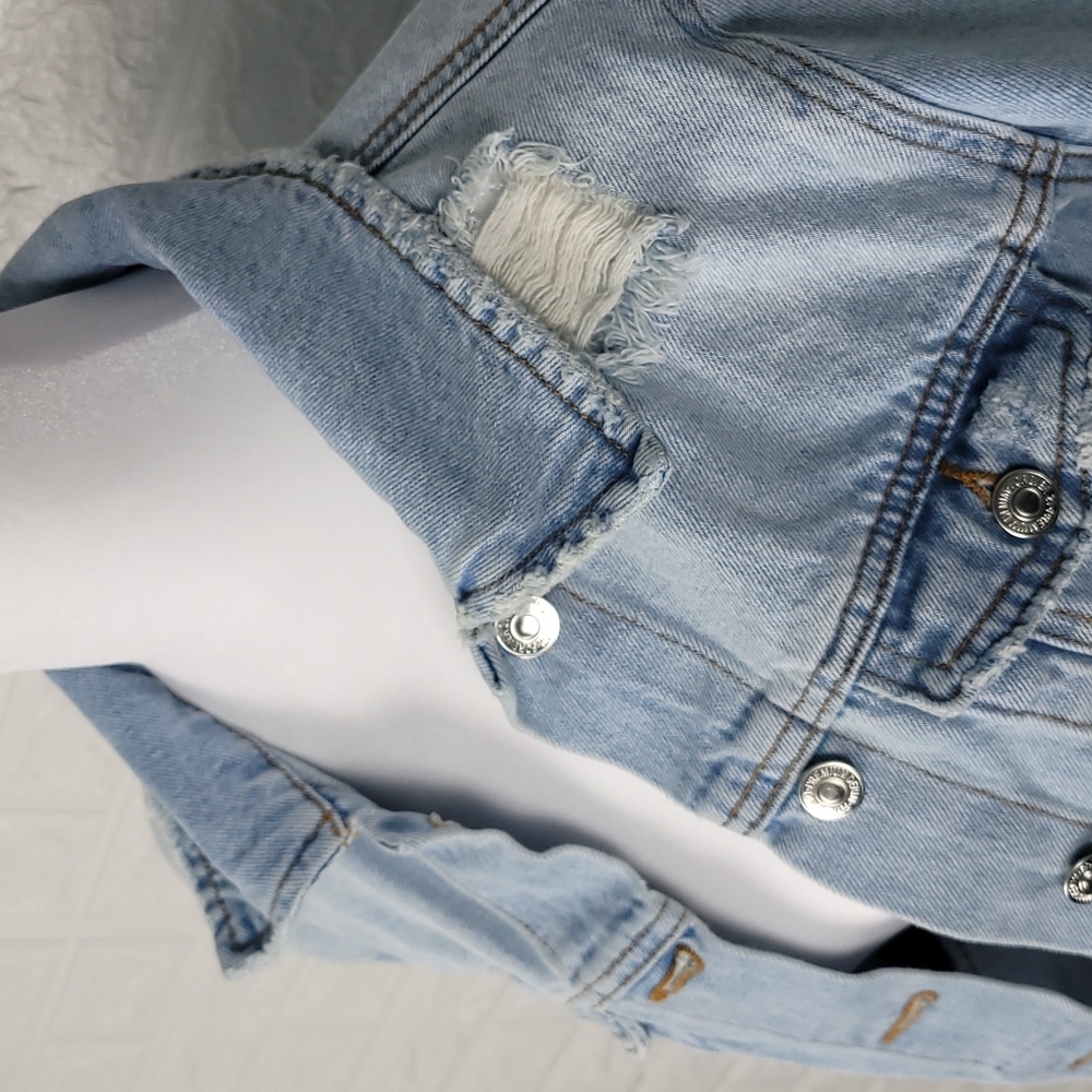 Forever 21 Los Angeles Jean jacket Size small